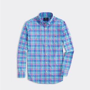 Vineyard vines classic fit tucker shirt medium flannel green, blue, red